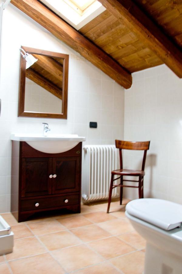 Agriturismo Monbertola Govone Buitenkant foto