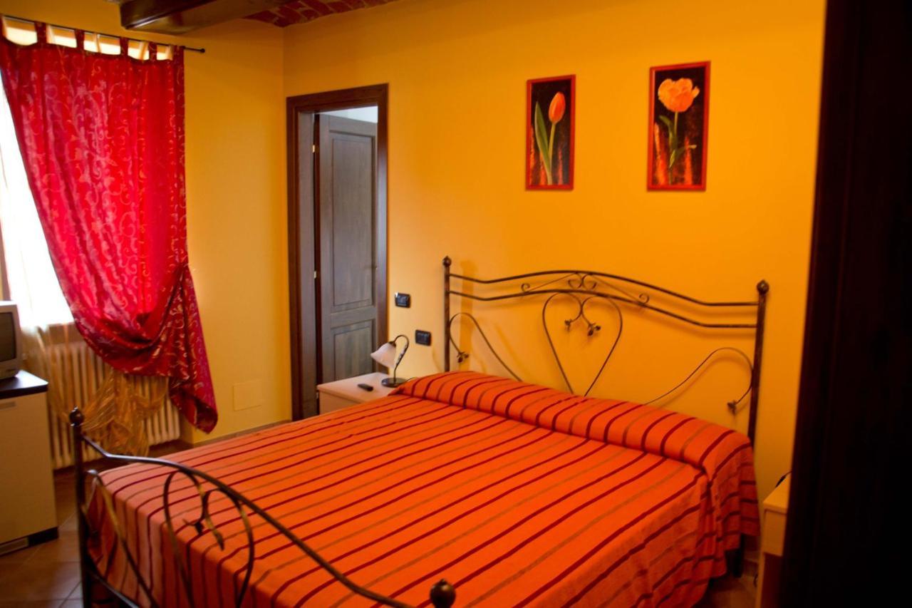 Agriturismo Monbertola Govone Buitenkant foto